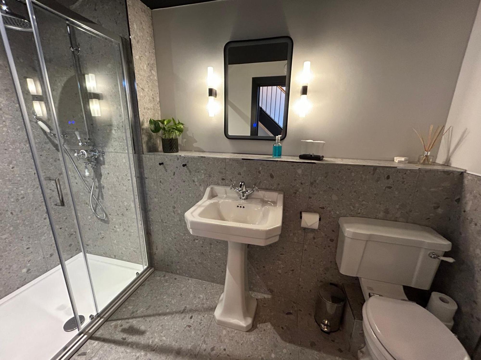 Апарт-отель Crescent Place By Mansley 4*